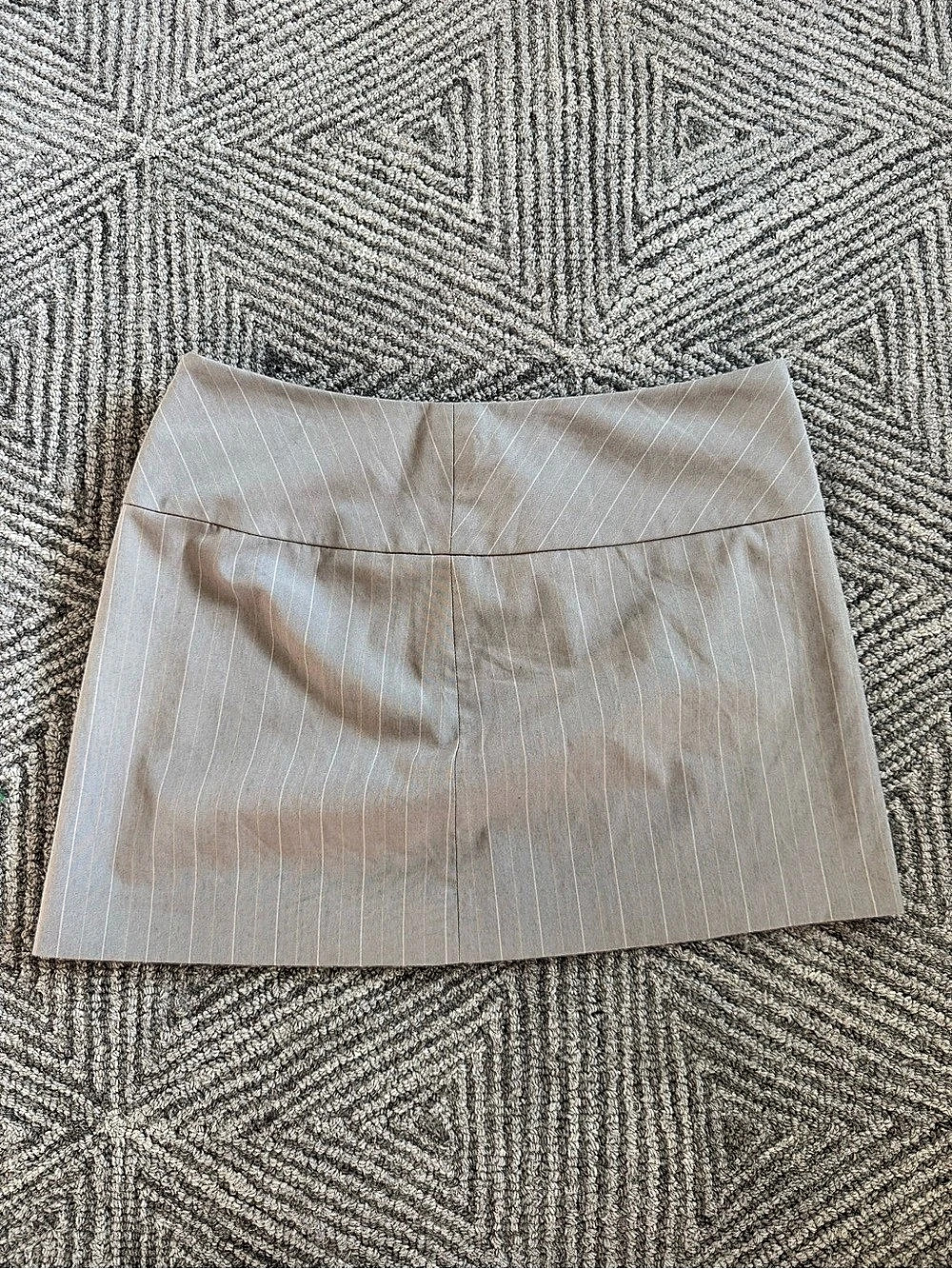 Express Design Studio Pinstripe Mini Skirt Gray Size 4 Like New